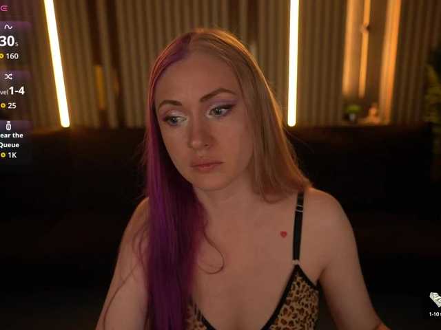DramaQuenns live webcam show