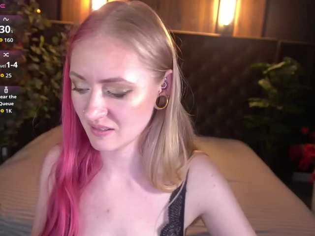 DramaQuenns live cam on BongaCams
