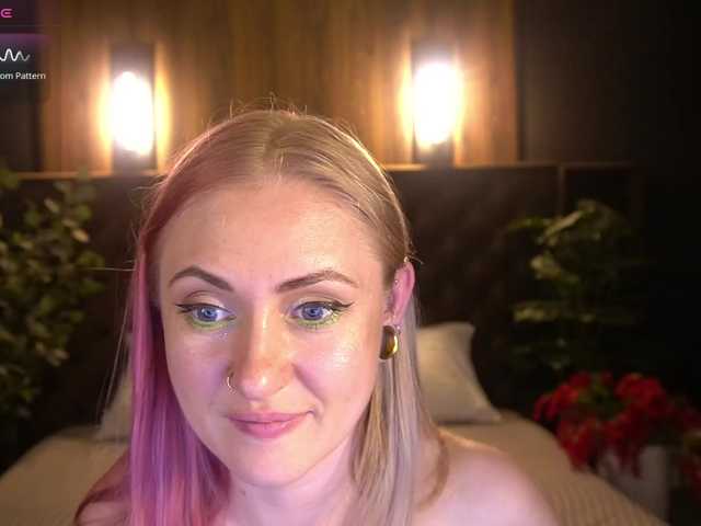 DramaQuenns live webcam show
