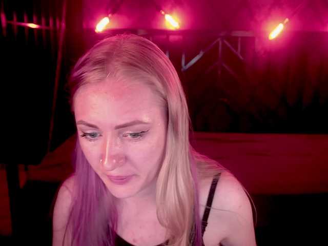 DramaQuenns live cam on BongaCams