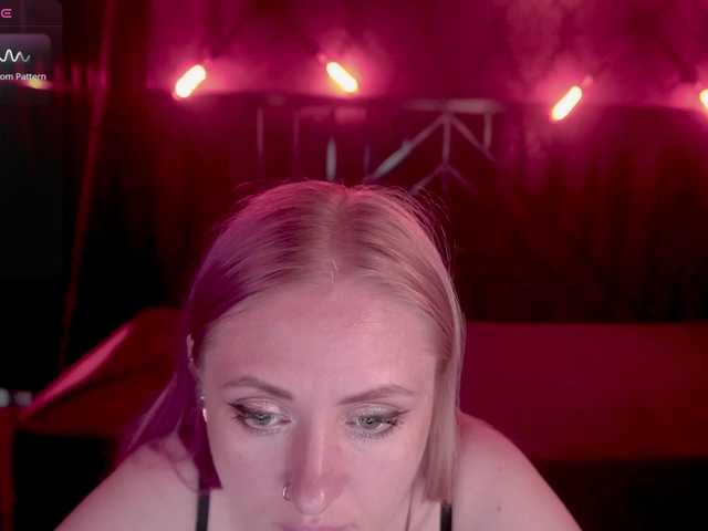 DramaQuenns live cam on BongaCams