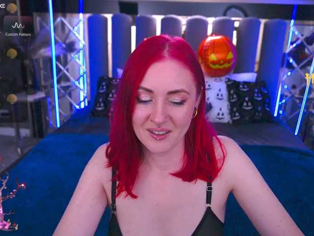 DramaQuenns live cam preview