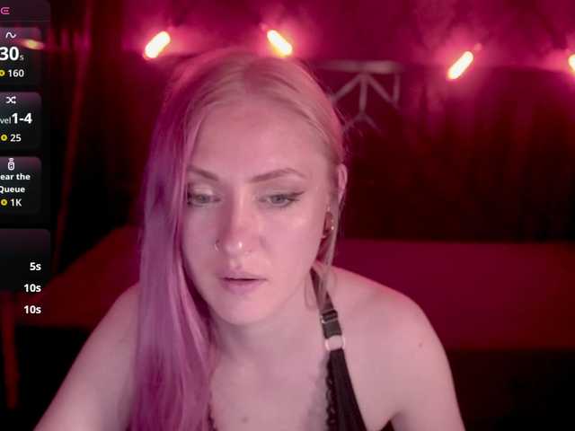 DramaQuenns live cam on BongaCams