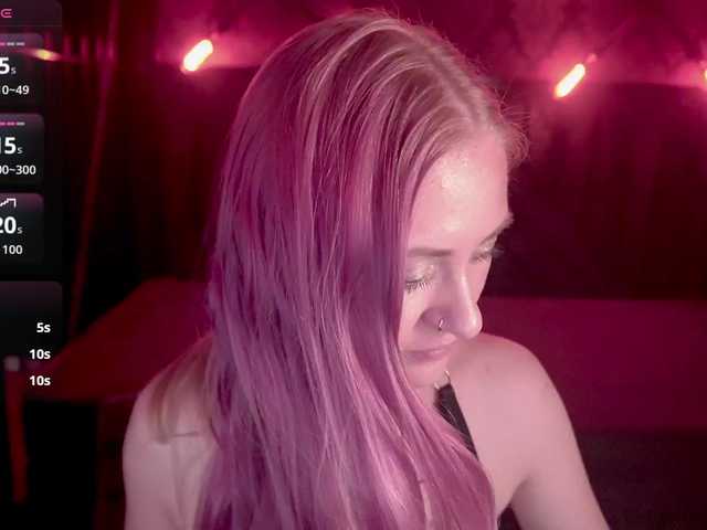 DramaQuenns live cam on BongaCams