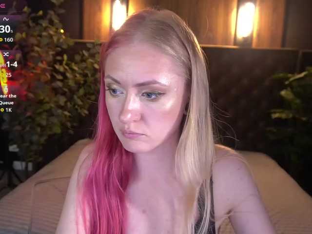 DramaQuenns live cam on BongaCams