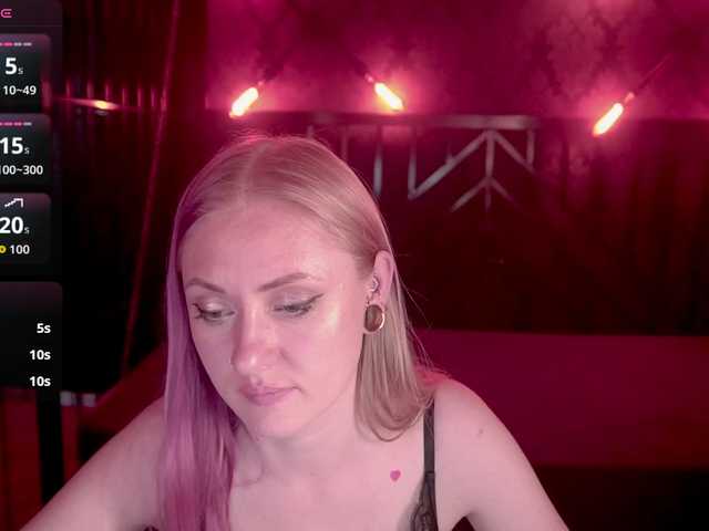 DramaQuenns live cam on BongaCams