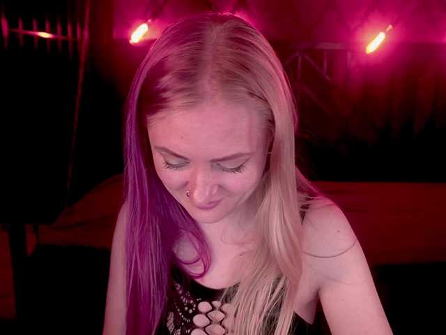 DramaQuenns live cam on BongaCams