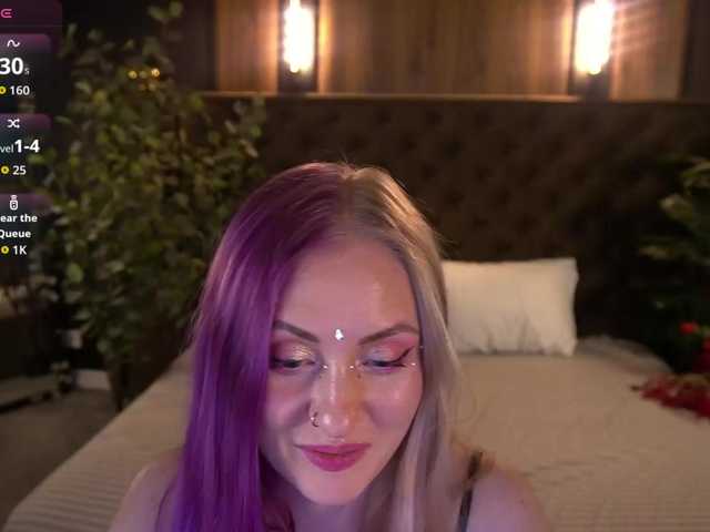 DramaQuenns live cam on BongaCams