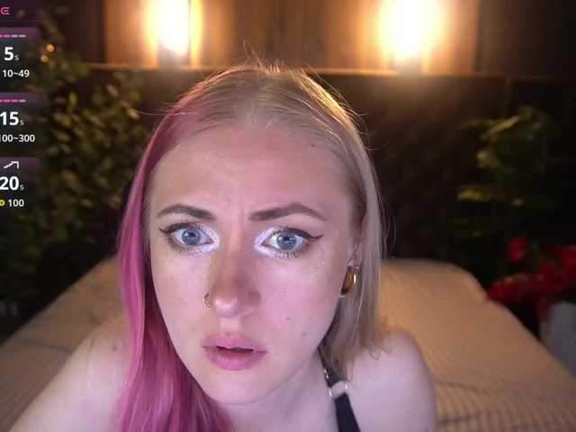 DramaQuenns live cam on BongaCams