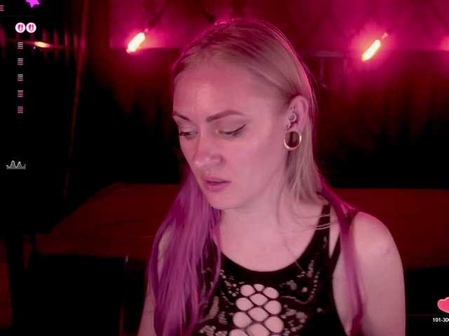 DramaQuenns live cam on BongaCams