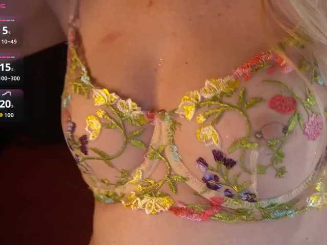 DramaQuenns live cam on BongaCams