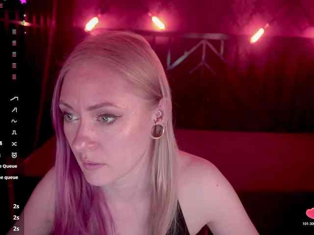 DramaQuenns Live Webcam on BongaCams