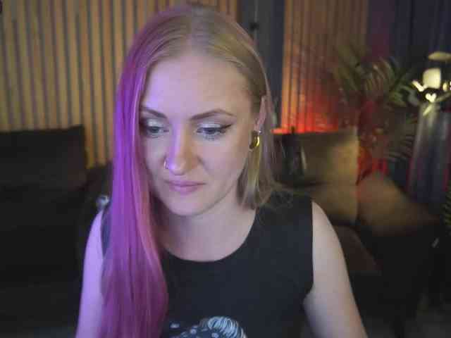 DramaQuenns Live Webcam on BongaCams