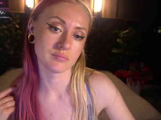 DramaQuenns Sex Cam Show