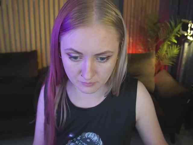 DramaQuenns Live Webcam on BongaCams