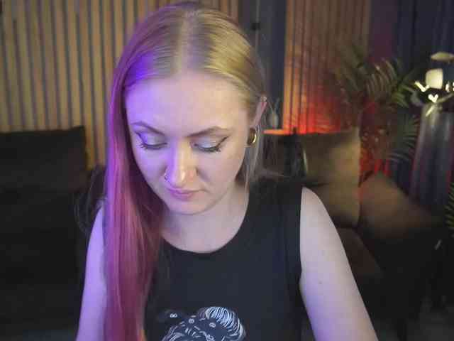 DramaQuenns Live Webcam on BongaCams