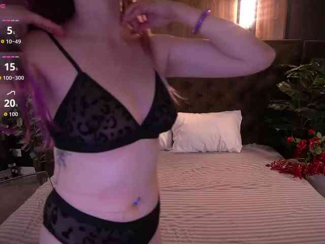 DramaQuenns Live Webcam on BongaCams