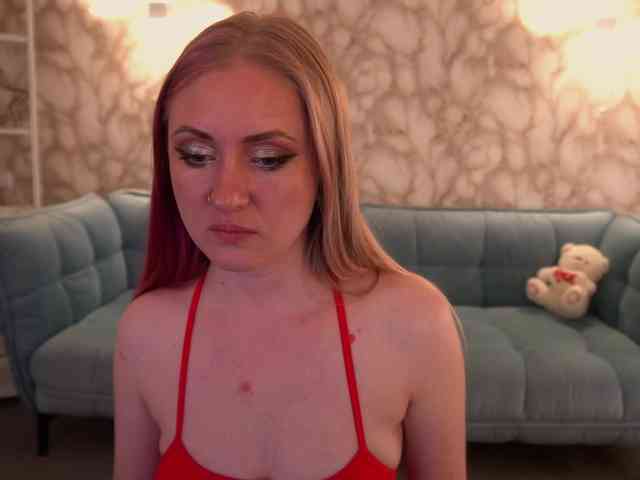 DramaQuenns webcam