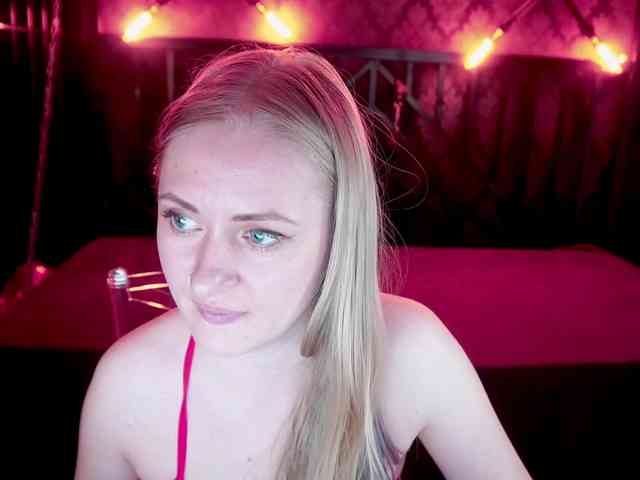 DramaQuenns Live Webcam on BongaCams