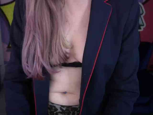 DramaQuenns Live Webcam on BongaCams