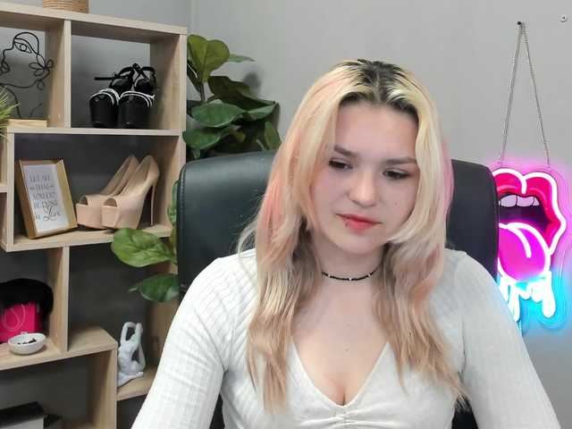 SweetLilyxo live webcam show