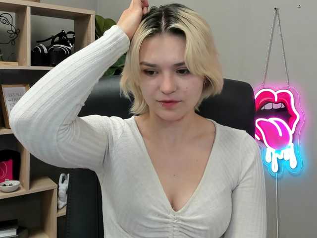 SweetLilyxo live cam on BongaCams