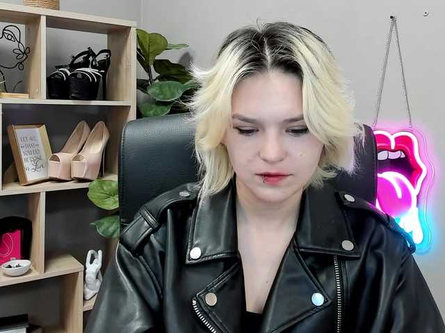 SweetLilyxo live cam on BongaCams