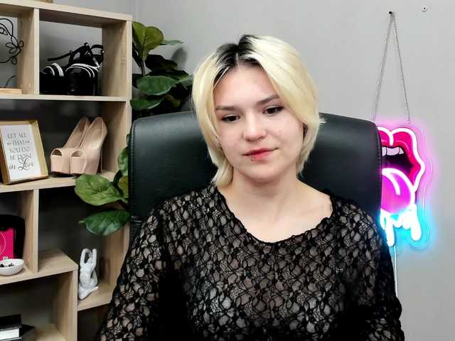 SweetLilyxo live cam on BongaCams