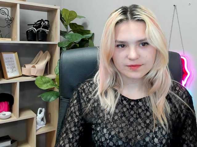 SweetLilyxo live webcam show