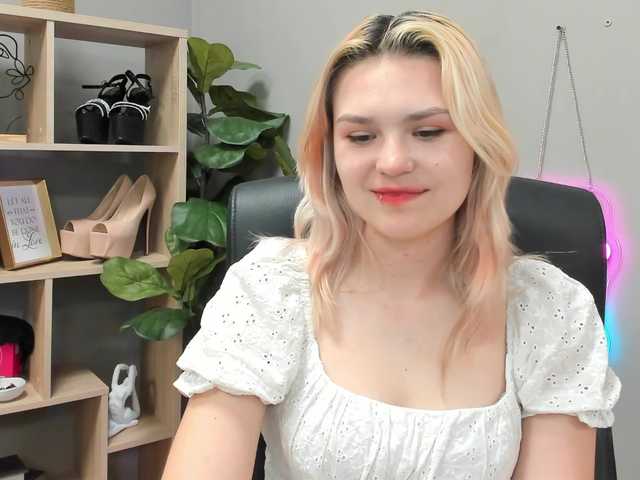 SweetLilyxo live cam on BongaCams