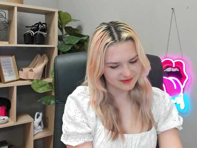 SweetLilyxo live cam on BongaCams