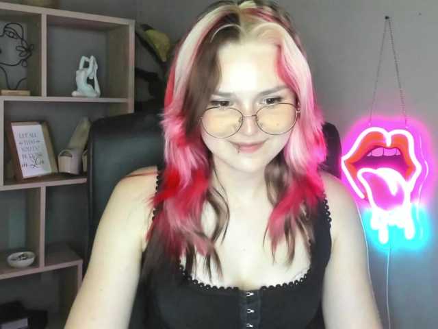 SweetLilyxo live cam on BongaCams