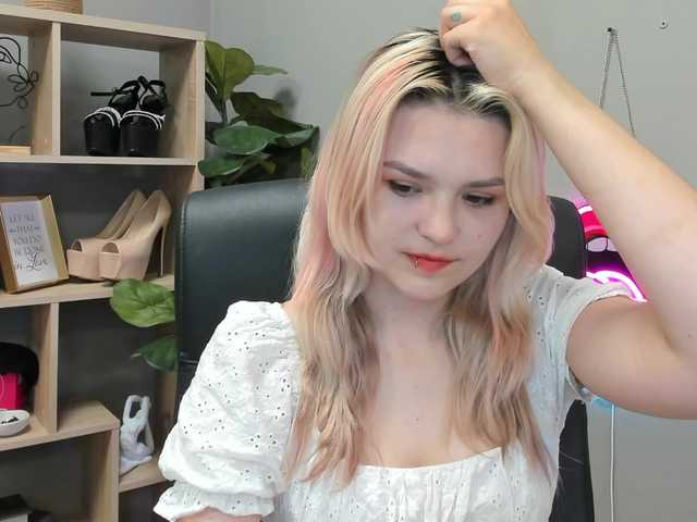 SweetLilyxo live webcam show