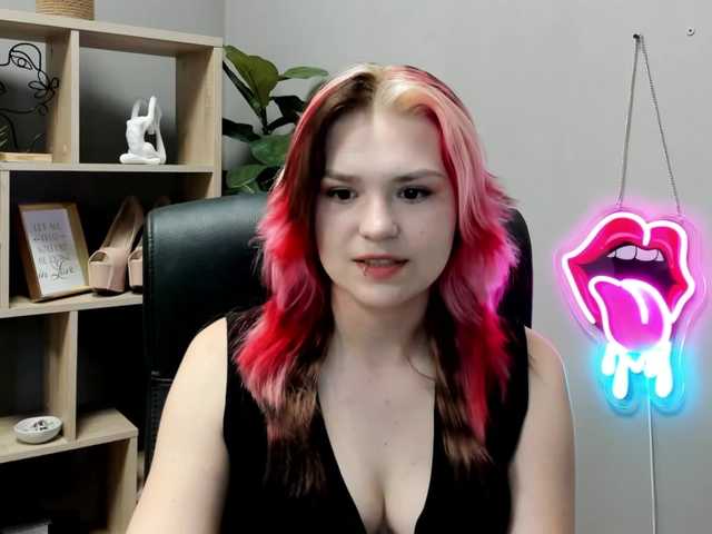 SweetLilyxo live cam on BongaCams
