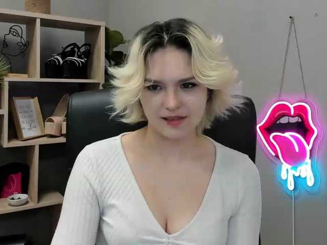 SweetLilyxo live cam on BongaCams