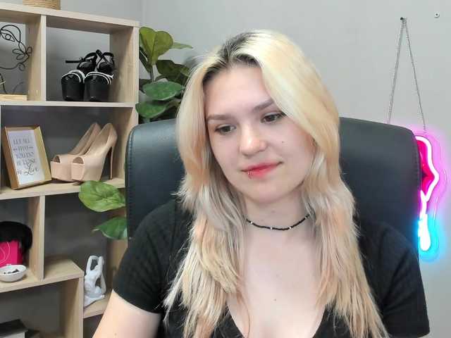 SweetLilyxo live cam on BongaCams