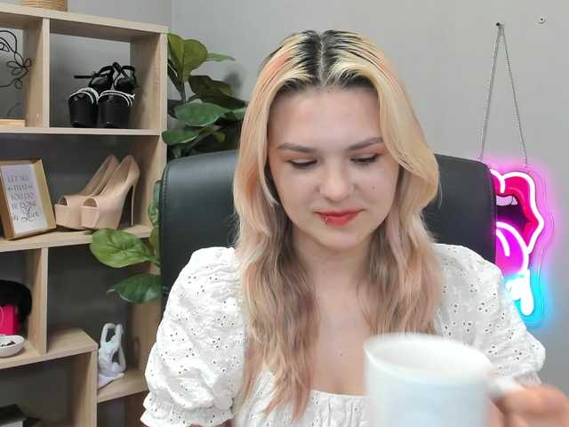 SweetLilyxo live webcam show