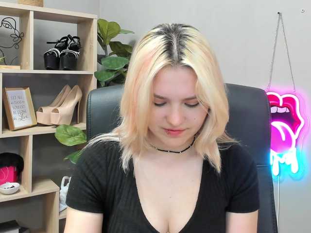 SweetLilyxo live webcam show