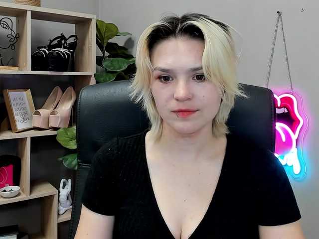 SweetLilyxo live cam on BongaCams