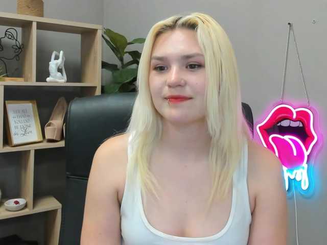 SweetLilyxo live cam on BongaCams