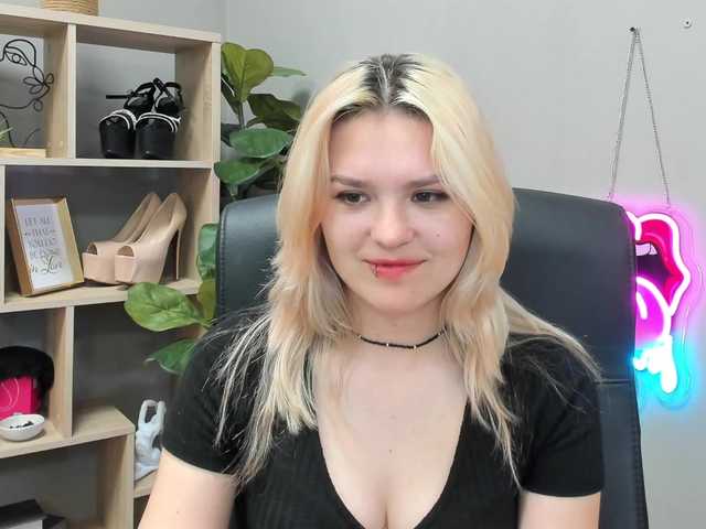 SweetLilyxo live webcam show