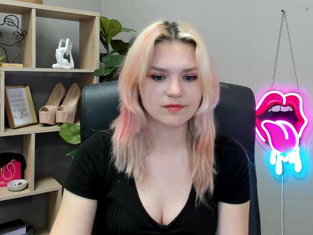 SweetLilyxo live cam on BongaCams
