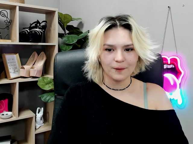 SweetLilyxo live cam on BongaCams