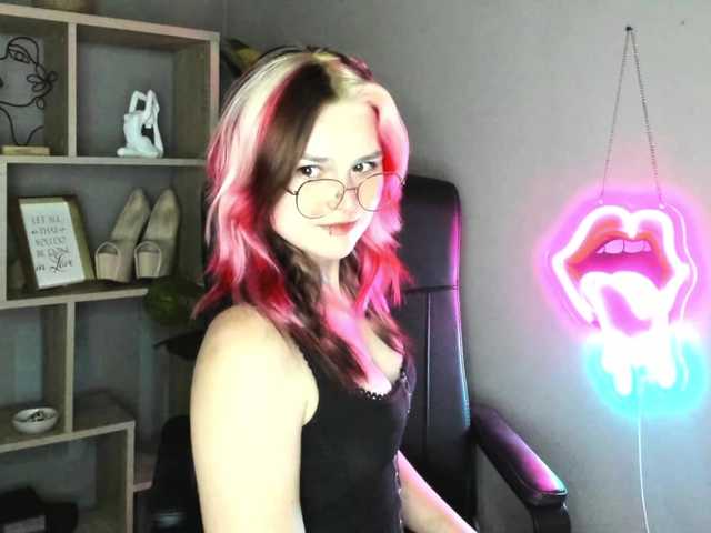 SweetLilyxo live cam on BongaCams