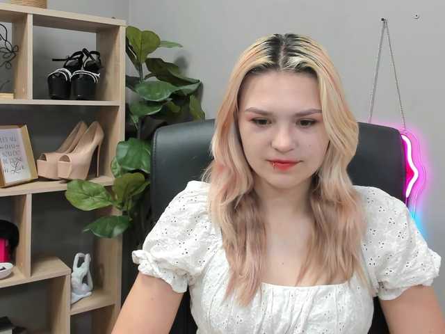 SweetLilyxo live webcam show