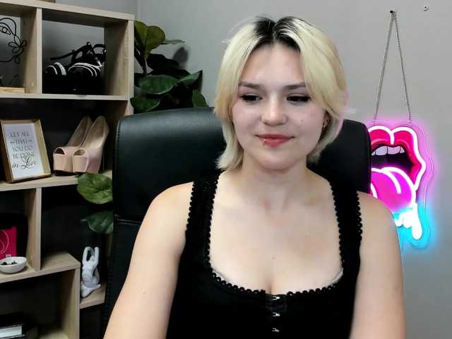 SweetLilyxo live cam on BongaCams