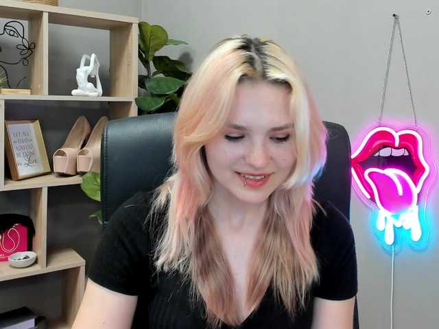 SweetLilyxo live cam on BongaCams