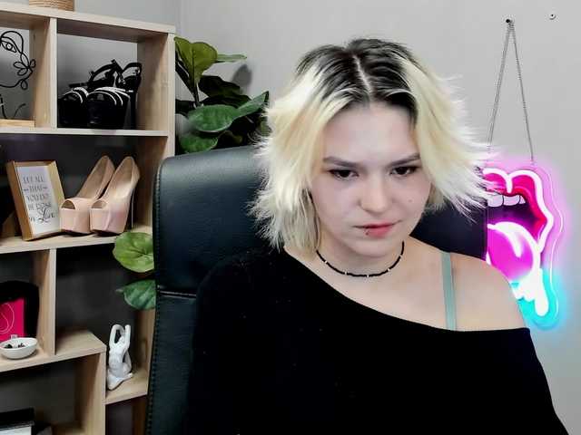 SweetLilyxo live cam on BongaCams