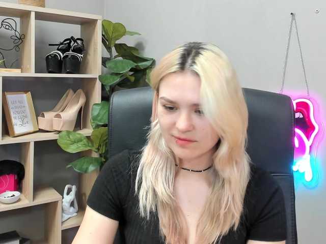SweetLilyxo live webcam show