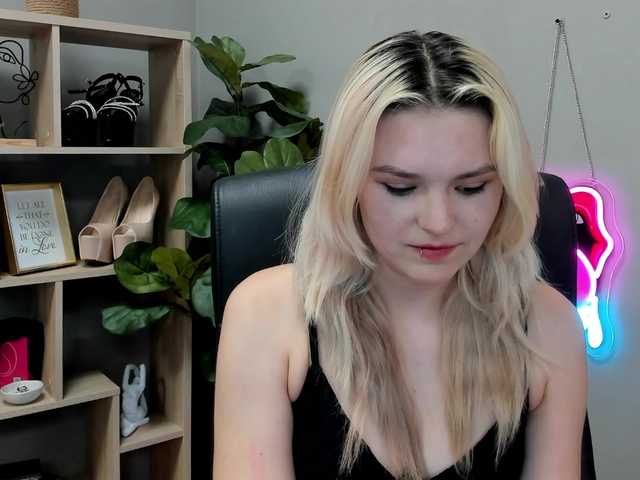 SweetLilyxo live cam on BongaCams